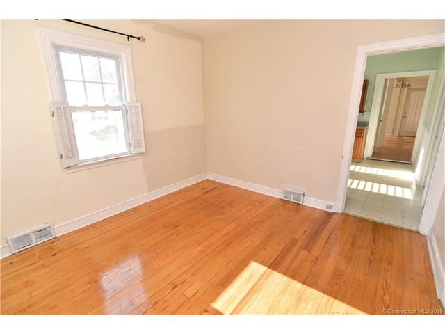 26 Clover St, Milford, CT 06460