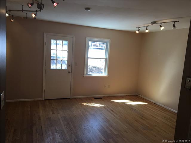 133 Seemans Ln, Milford, CT 06460
