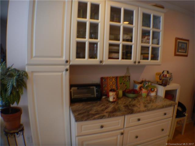 85Viscount Dr #2F, Milford, CT 06460