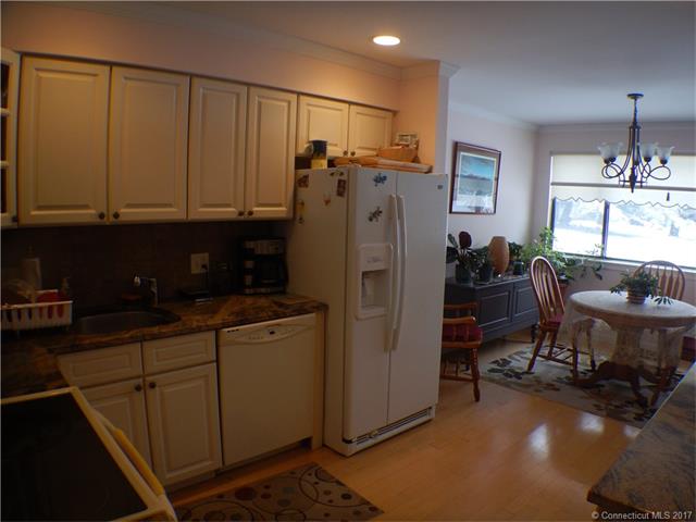 85Viscount Dr #2F, Milford, CT 06460