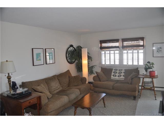 308 Meadowside Rd, Milford, CT 06460