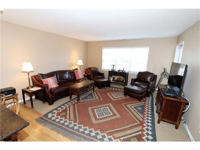 104 Mariners Walk, Milford, CT 06460