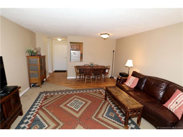 104 Mariners Walk, Milford, CT 06460