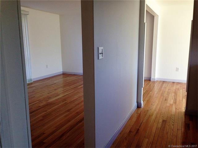 17 Carriage Path North, Milford, CT 06460