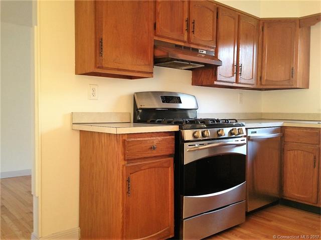 17 Carriage Path North, Milford, CT 06460