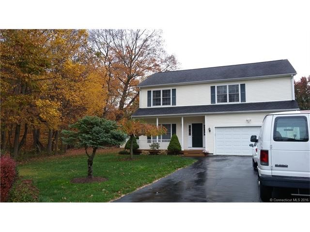 41Calloway Dr, Milford, CT 06461