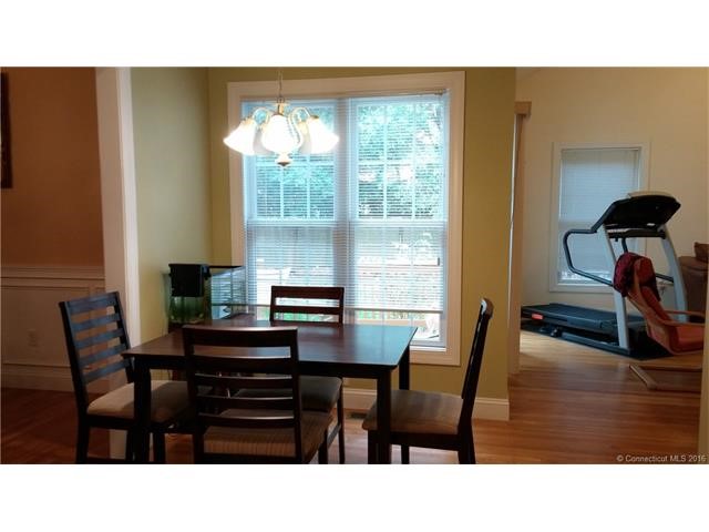 41Calloway Dr, Milford, CT 06461