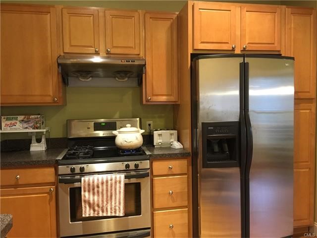 41 Calloway Drive, Milford, CT 06461