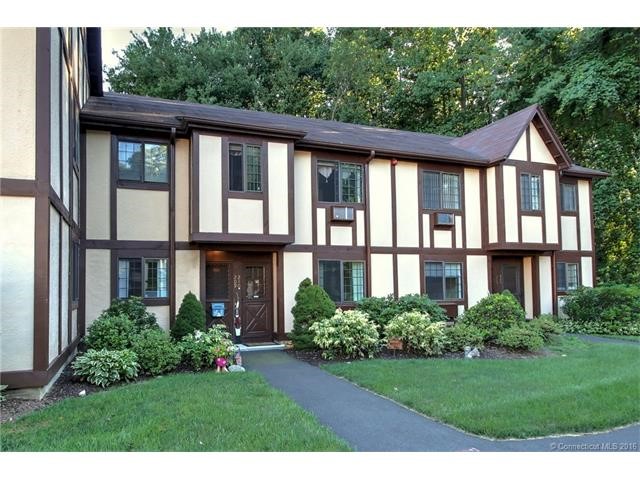 209Foxwood Ln #209, Milford, CT 06461