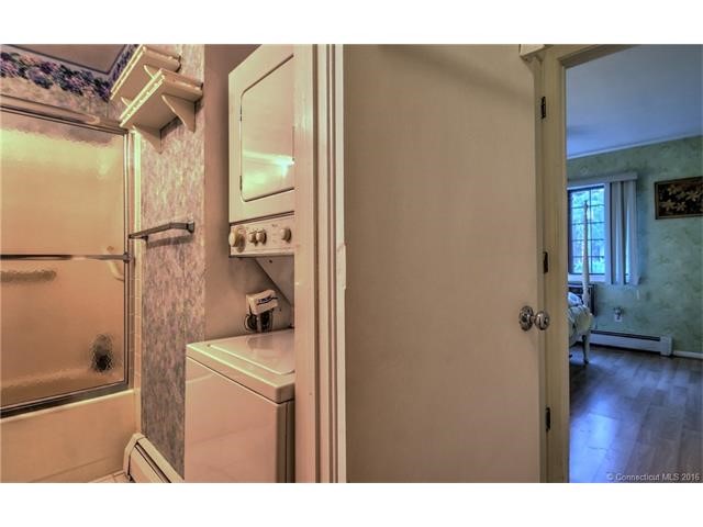 209Foxwood Ln #209, Milford, CT 06461