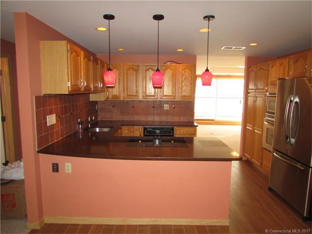 411Popes Island Rd #411, Milford, CT 06461