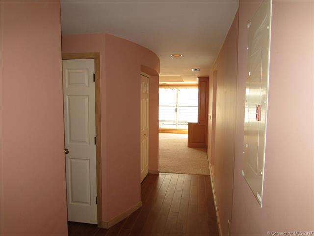 411Popes Island Rd #411, Milford, CT 06461