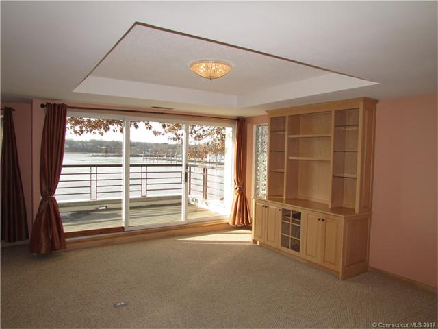 411Popes Island Rd #411, Milford, CT 06461