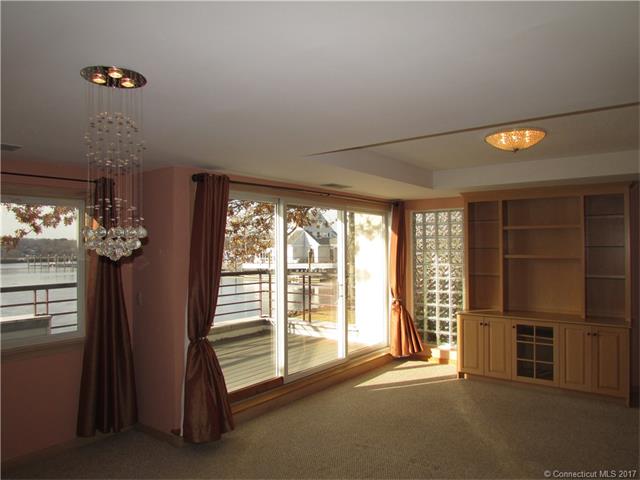 411Popes Island Rd #411, Milford, CT 06461