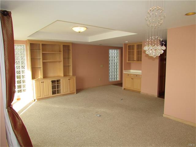 411 Popes Island Road, Milford, CT 06461