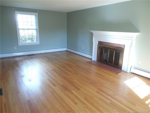 7 Robin Rd, Southington, CT 06467