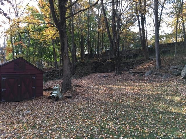 83Pepper St, Monroe, CT 06468