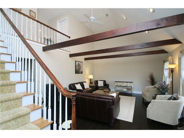 10 Cahill Road, Monroe, CT 06468