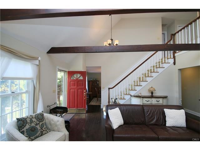 10 Cahill Road, Monroe, CT 06468