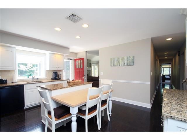 10 Cahill Road, Monroe, CT 06468