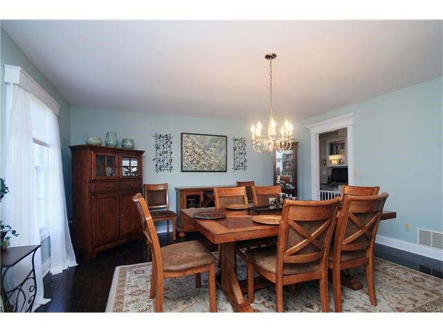 10 Cahill Road, Monroe, CT 06468