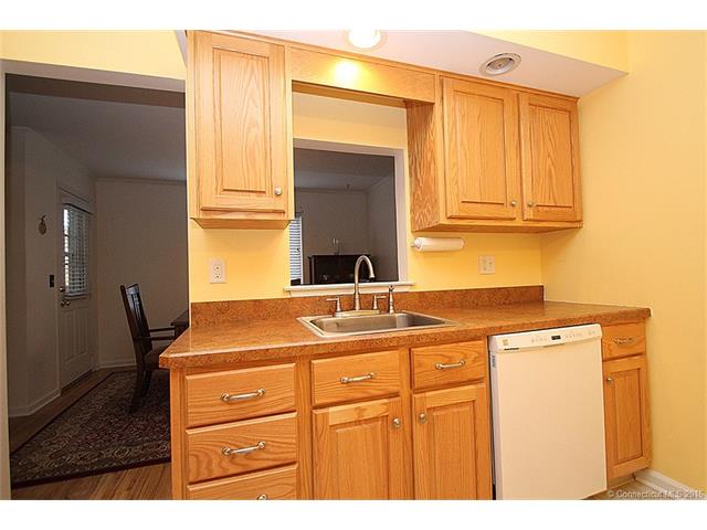 213 Windgate Cir, Monroe, CT 06468