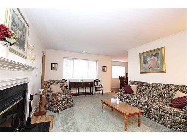 213 Windgate Cir, Monroe, CT 06468