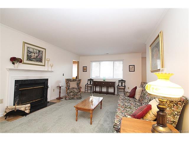 213 Windgate Cir, Monroe, CT 06468