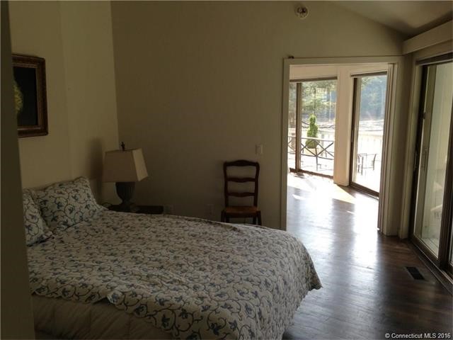 2Cove Rd, E Haddam, CT 06469