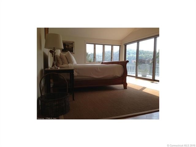 2Cove Rd, E Haddam, CT 06469