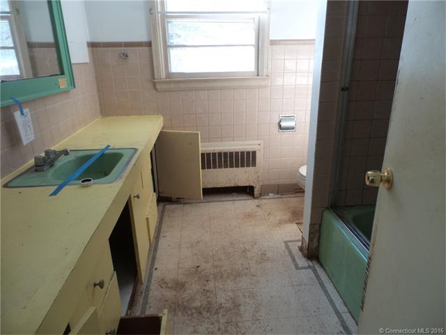 87 Leesville Rd, E Haddam, CT 06469