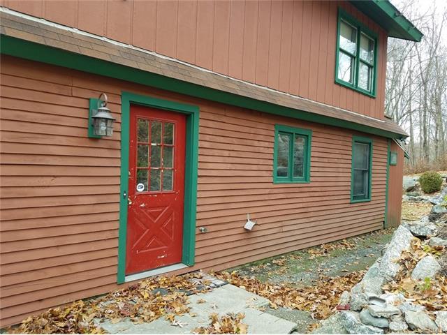44 100 Acres Road, Newtown, CT 06470