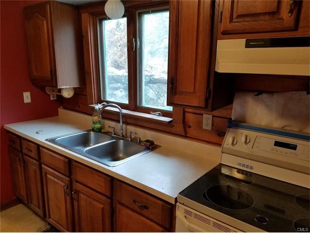 44 100 Acres Road, Newtown, CT 06470
