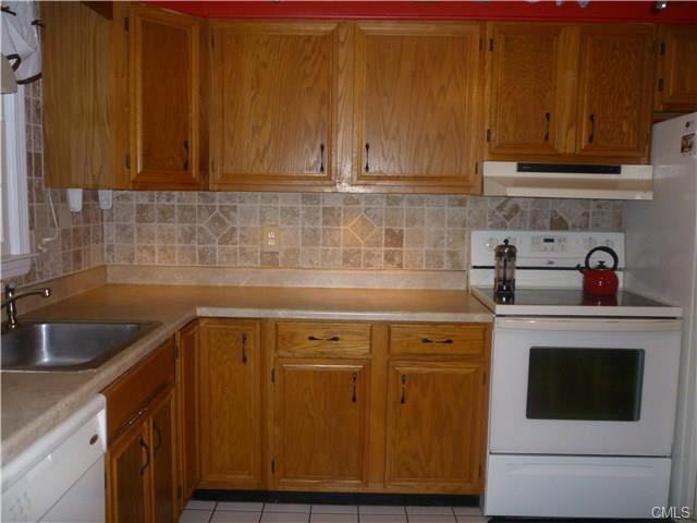 83 Castle Hill Road, Newtown, CT 06470
