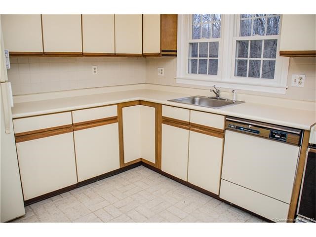 1789Foxon Rd #1B, N Branford, CT 06471