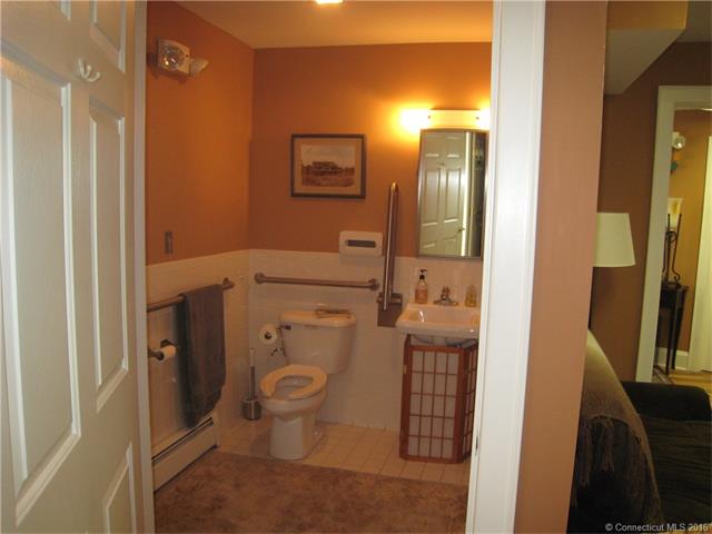 16 Broadway, North Haven, CT 06473