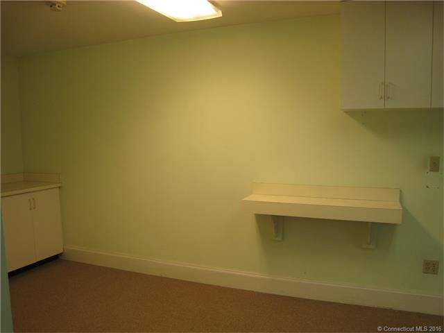 16 Broadway, North Haven, CT 06473