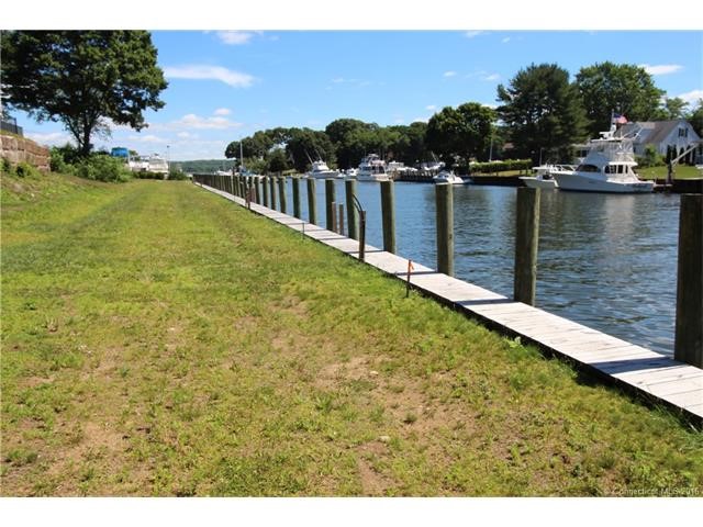 18Channelside Dr, Old Saybrook, CT 06475