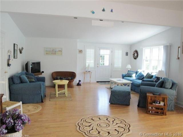 7 Cromwell Place, Old Saybrook, CT 06475