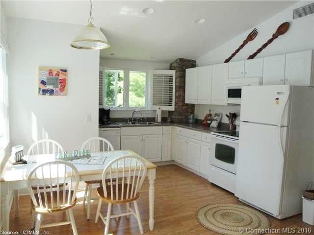 7 Cromwell Place, Old Saybrook, CT 06475
