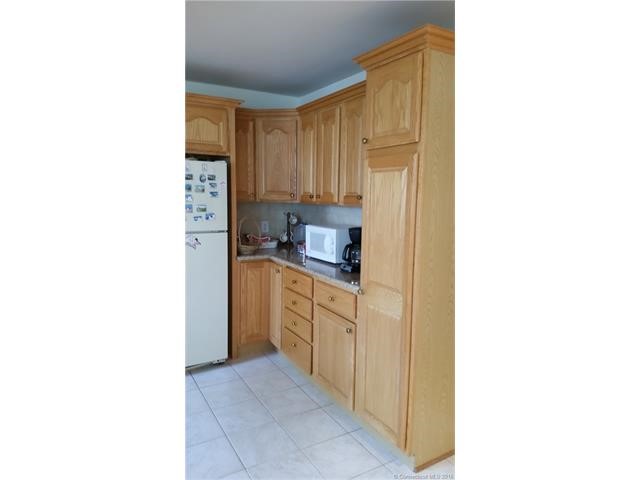 490Maple Ave, Old Saybrook, CT 06475