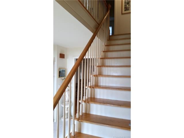 490Maple Ave, Old Saybrook, CT 06475