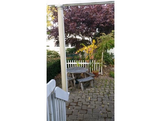 490Maple Ave, Old Saybrook, CT 06475