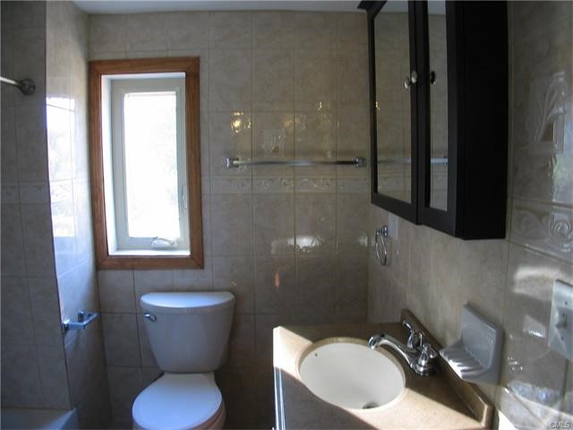 974 Grassy Hill Road, Orange, CT 06477