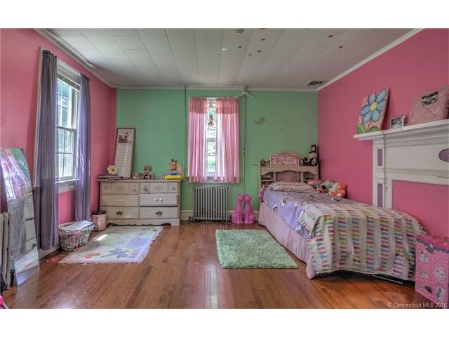 471Orange Center Rd, Orange, CT 06477