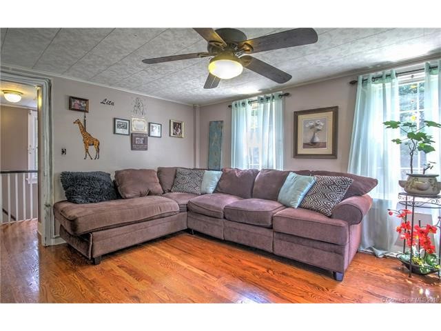 471Orange Center Rd, Orange, CT 06477