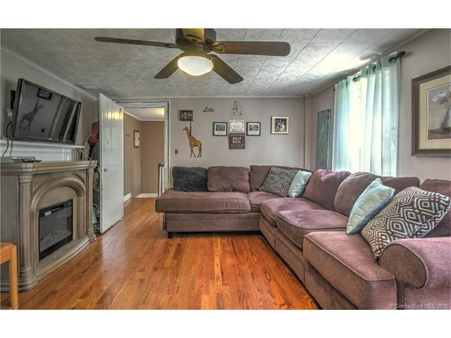 471Orange Center Rd, Orange, CT 06477