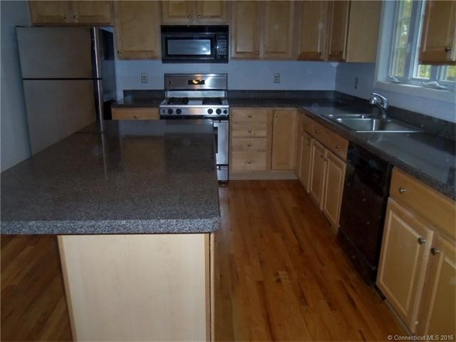 318Peck Ln #1, Orange, CT 06477