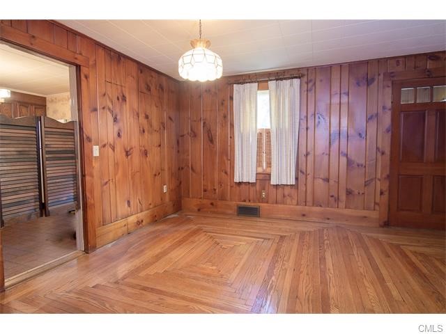 411 Oxford Road, Oxford, CT 06478