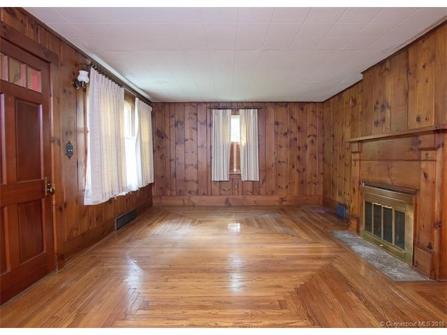 411Oxford Rd, Oxford, CT 06478